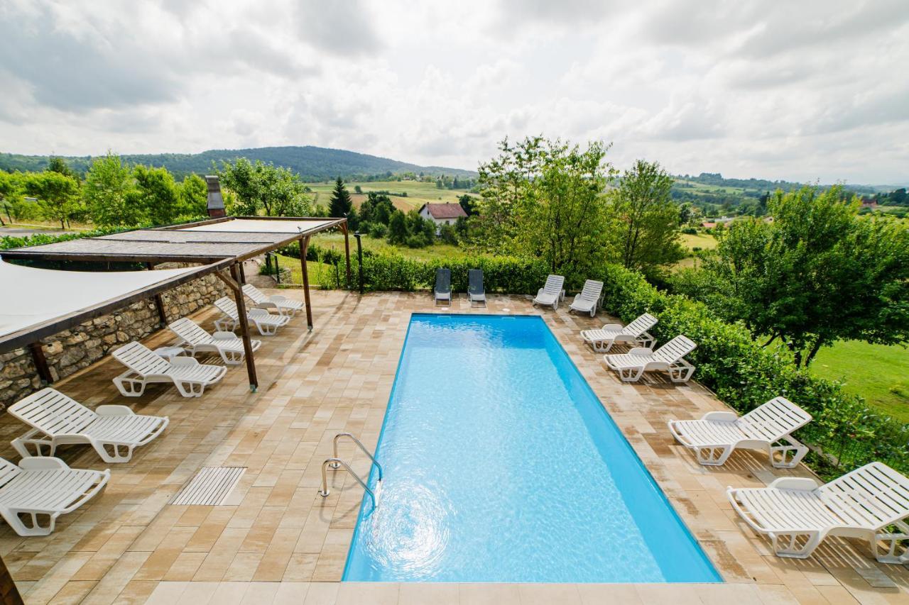 Jankovi Dvori Hotell Rakovica Exteriör bild
