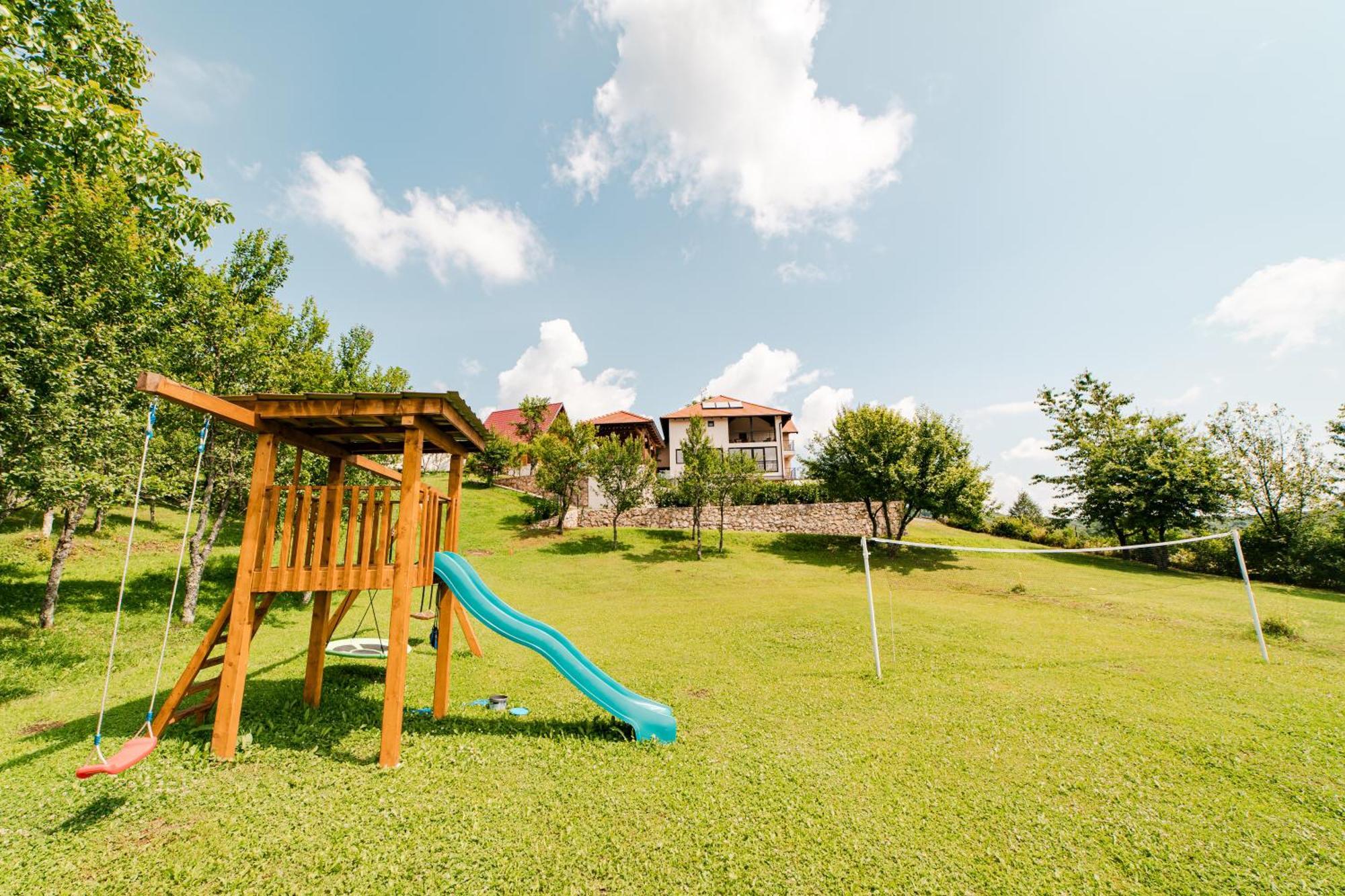 Jankovi Dvori Hotell Rakovica Exteriör bild