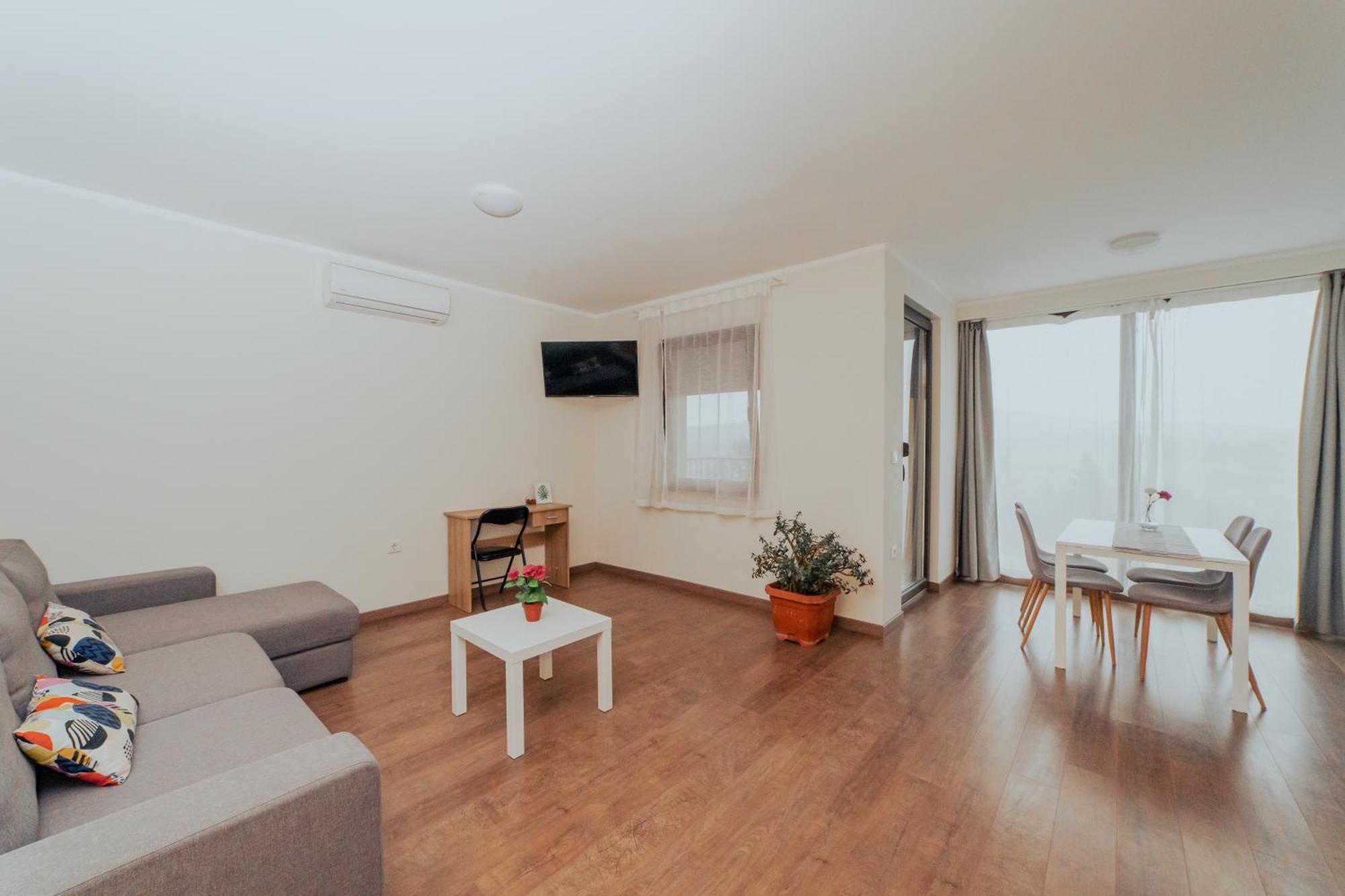 Jankovi Dvori Hotell Rakovica Exteriör bild