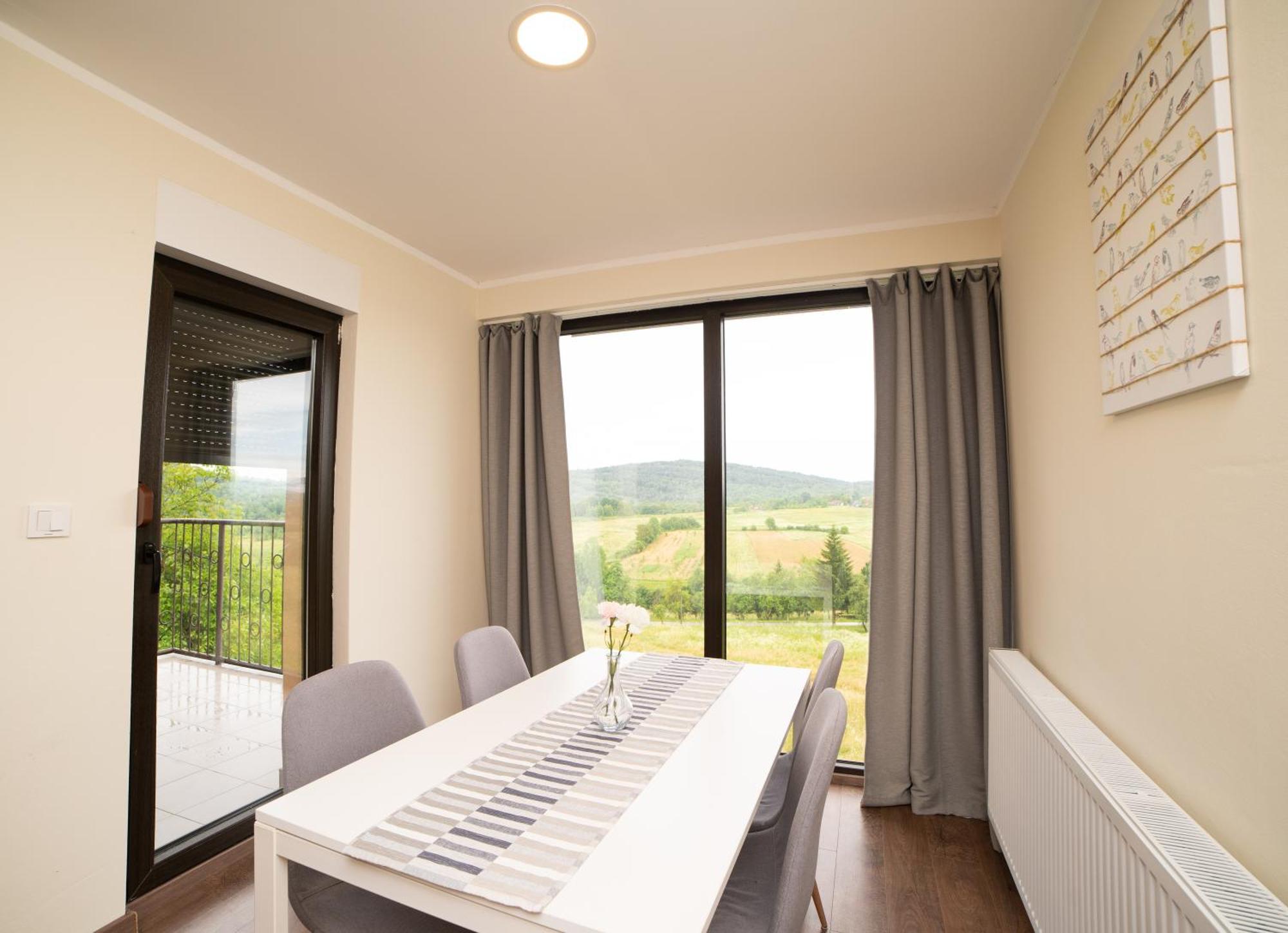 Jankovi Dvori Hotell Rakovica Rum bild
