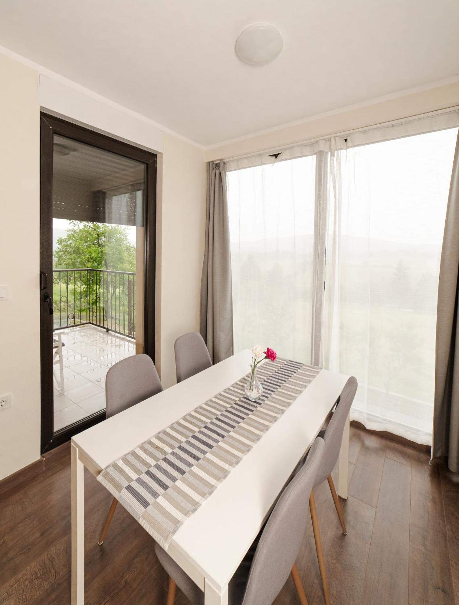 Jankovi Dvori Hotell Rakovica Exteriör bild